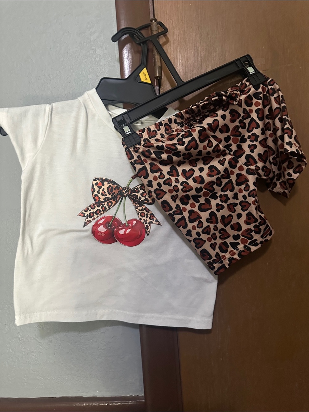 SHEIN White Kids Cherry & Leopard-Print Pajama Set